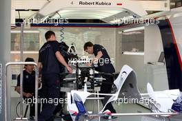 12.03.2008 Melbourne, Australia,  PIT LANE FEATURE / Robert Kubica (POL),  BMW Sauber F1 Team  - Formula 1 World Championship, Rd 1, Australian Grand Prix, Wednesday