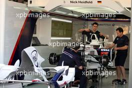 12.03.2008 Melbourne, Australia,  PIT LANE FEATURE / Nick Heidfeld (GER), BMW Sauber F1 Team  - Formula 1 World Championship, Rd 1, Australian Grand Prix, Wednesday