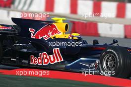 01.02.2008 Barcelona, Spain,  Mark Webber (AUS), Red Bull Racing, RB4, tests radical new engine cover - Formula 1 Testing, Barcelona