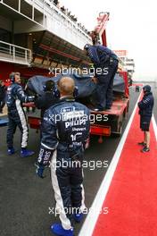 01.02.2008 Barcelona, Spain,  Kazuki Nakajima (JPN)'s FW30 after he crashes because of steering failure - Formula 1 Testing, Barcelona