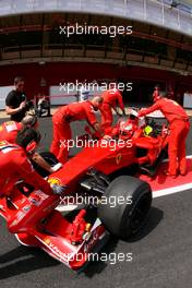 16.04.2008 Barcelona, Spain,  Michael Schumacher (GER), Test Driver, Scuderia Ferrari, on slicks - Formula 1 Testing, Barcelona