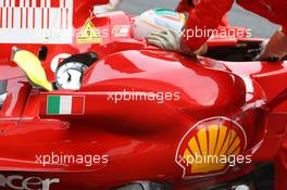 18.11.2008 Barcelona, Spain,  Luca Badoer (ITA), Test Driver, Scuderia Ferrari, running KERS, detail - Formula 1 Testing, Barcelona