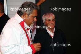 05.09.2008 Francorchamps, Belgium,  Vijay Mallya (IND), Force India F1 Team, Owner and Kingfisher CEO with Bernie Ecclestone (GBR), President and CEO of Formula One Management - Formula 1 World Championship, Rd 13, Belgian Grand Prix, Friday