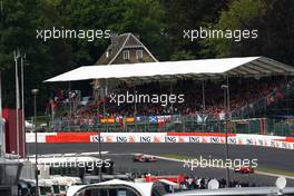 07.09.2008 Francorchamps, Belgium,  Kimi Raikkonen (FIN), Räikkönen, Scuderia Ferrari, F2008 leads and Lewis Hamilton (GBR), McLaren Mercedes, MP4-23 - Formula 1 World Championship, Rd 13, Belgian Grand Prix, Sunday Race
