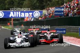 07.09.2008 Francorchamps, Belgium,  Robert Kubica (POL), BMW Sauber F1 Team, F1.08, Heikki Kovalainen (FIN), McLaren Mercedes, MP4-23 - Formula 1 World Championship, Rd 13, Belgian Grand Prix, Sunday Race