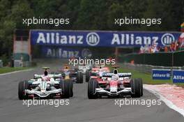 07.09.2008 Francorchamps, Belgium,  Rubens Barrichello (BRA), Honda Racing F1 Team, Jarno Trulli (ITA), Toyota Racing, TF108 - Formula 1 World Championship, Rd 13, Belgian Grand Prix, Sunday Race