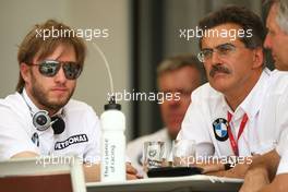 04.04.2008 Sakhir, Bahrain,  Nick Heidfeld (GER), BMW Sauber F1 Team and Dr. Mario Theissen (GER), BMW Sauber F1 Team, BMW Motorsport Director - Formula 1 World Championship, Rd 3, Bahrain Grand Prix, Friday