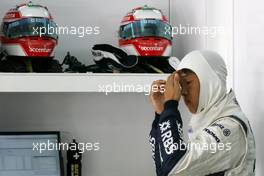 04.04.2008 Sakhir, Bahrain,  Kazuki Nakajima (JPN), Williams F1 Team - Formula 1 World Championship, Rd 3, Bahrain Grand Prix, Friday Practice
