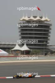 04.04.2008 Sakhir, Bahrain,  Fernando Alonso (ESP), Renault F1 Team, R28 - Formula 1 World Championship, Rd 3, Bahrain Grand Prix, Friday Practice