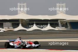 04.04.2008 Sakhir, Bahrain,  Jarno Trulli (ITA), Toyota Racing, TF108 - Formula 1 World Championship, Rd 3, Bahrain Grand Prix, Friday Practice