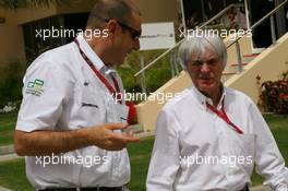 04.04.2008 Sakhir, Bahrain,  Bruno Michel (FRA) GP2 CEO talks with Bernie Ecclestone (GBR) - Formula 1 World Championship, Rd 3, Bahrain Grand Prix, Friday