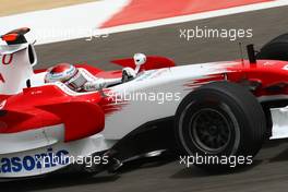 04.04.2008 Sakhir, Bahrain,  Jarno Trulli (ITA), Toyota Racing, TF108 - Formula 1 World Championship, Rd 3, Bahrain Grand Prix, Friday Practice