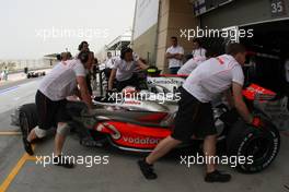 04.04.2008 Sakhir, Bahrain,  Heikki Kovalainen (FIN), McLaren Mercedes, MP4-23 - Formula 1 World Championship, Rd 3, Bahrain Grand Prix, Friday Practice