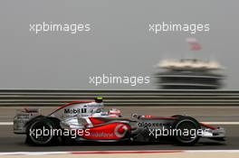 04.04.2008 Sakhir, Bahrain,  Heikki Kovalainen (FIN), McLaren Mercedes, MP4-23 - Formula 1 World Championship, Rd 3, Bahrain Grand Prix, Friday Practice