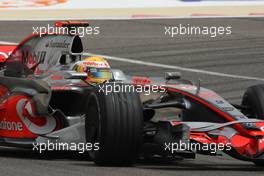 04.04.2008 Sakhir, Bahrain,  Lewis Hamilton (GBR), McLaren Mercedes, MP4-23 - Formula 1 World Championship, Rd 3, Bahrain Grand Prix, Friday Practice