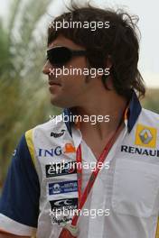 04.04.2008 Sakhir, Bahrain,  Fernando Alonso (ESP), Renault F1 Team - Formula 1 World Championship, Rd 3, Bahrain Grand Prix, Friday