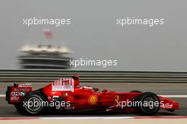 04.04.2008 Sakhir, Bahrain,  Kimi Raikkonen (FIN), Räikkönen, Scuderia Ferrari, F2008 - Formula 1 World Championship, Rd 3, Bahrain Grand Prix, Friday Practice