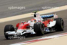 04.04.2008 Sakhir, Bahrain,  Timo Glock (GER), Toyota F1 Team, TF108 - Formula 1 World Championship, Rd 3, Bahrain Grand Prix, Friday Practice