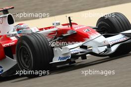 04.04.2008 Sakhir, Bahrain,  Jarno Trulli (ITA), Toyota Racing, TF108 - Formula 1 World Championship, Rd 3, Bahrain Grand Prix, Friday Practice