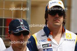 06.04.2008 Sakhir, Bahrain,  Robert Kubica (POL),  BMW Sauber F1 Team and Fernando Alonso (ESP), Renault F1 Team - Formula 1 World Championship, Rd 3, Bahrain Grand Prix, Sunday Pre-Race Grid