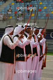 06.04.2008 Sakhir, Bahrain,  Pre-Race Entertainment - Formula 1 World Championship, Rd 3, Bahrain Grand Prix, Sunday Pre-Race Grid