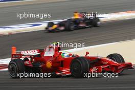 06.04.2008 Sakhir, Bahrain,  Felipe Massa (BRA), Scuderia Ferrari, F2008 leads David Coulthard (GBR), Red Bull Racing, RB4 - Formula 1 World Championship, Rd 3, Bahrain Grand Prix, Sunday Race