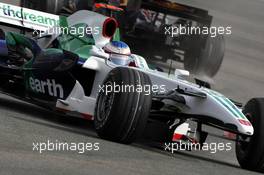 06.04.2008 Sakhir, Bahrain,  Jenson Button (GBR), Honda Racing F1 Team crashes with David Coulthard (GBR), Red Bull Racing - Formula 1 World Championship, Rd 3, Bahrain Grand Prix, Sunday Race
