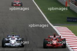 06.04.2008 Sakhir, Bahrain,  Robert Kubica (POL), BMW Sauber F1 Team, Kimi Raikkonen (FIN), Räikkönen, Scuderia Ferrari - Formula 1 World Championship, Rd 3, Bahrain Grand Prix, Sunday Race