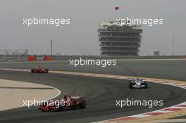 06.04.2008 Sakhir, Bahrain,  Start, Felipe Massa (BRA), Scuderia Ferrari and Robert Kubica (POL), BMW Sauber F1 Team, F1.08 - Formula 1 World Championship, Rd 3, Bahrain Grand Prix, Sunday Race