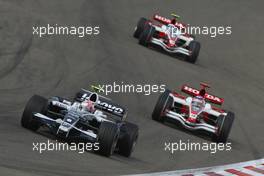 06.04.2008 Sakhir, Bahrain,  Kazuki Nakajima (JPN), Williams F1 Team, FW30 - Formula 1 World Championship, Rd 3, Bahrain Grand Prix, Sunday Race