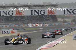 06.04.2008 Sakhir, Bahrain,  Fernando Alonso (ESP), Renault F1 Team, R28 - Formula 1 World Championship, Rd 3, Bahrain Grand Prix, Sunday Race
