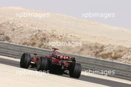 06.04.2008 Sakhir, Bahrain,  Kimi Raikkonen (FIN), Räikkönen, Scuderia Ferrari - Formula 1 World Championship, Rd 3, Bahrain Grand Prix, Sunday Race