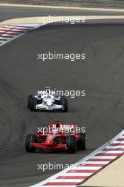 06.04.2008 Sakhir, Bahrain,  Kimi Raikkonen (FIN), Räikkönen, Scuderia Ferrari, Robert Kubica (POL),  BMW Sauber F1 Team - Formula 1 World Championship, Rd 3, Bahrain Grand Prix, Sunday Race