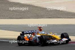 05.04.2008 Sakhir, Bahrain,  Fernando Alonso (ESP), Renault F1 Team, R28 - Formula 1 World Championship, Rd 3, Bahrain Grand Prix, Saturday Practice