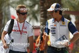 05.04.2008 Sakhir, Bahrain,  Rubens Barrichello (BRA), Honda Racing F1 Team and Lucas Di Grassi (BRA) Test Driver, Renault F1 Team - Formula 1 World Championship, Rd 3, Bahrain Grand Prix, Saturday