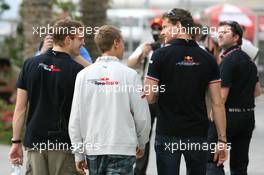05.04.2008 Sakhir, Bahrain,  Sebastian Vettel (GER), Scuderia Toro Rosso, Sebastian Bourdais (FRA), Scuderia Toro Rosso and David Coulthard (GBR), Red Bull Racing - Formula 1 World Championship, Rd 3, Bahrain Grand Prix, Saturday