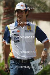 05.04.2008 Sakhir, Bahrain,  Lucas Di Grassi (BRA) Test Driver, Renault F1 Team - Formula 1 World Championship, Rd 3, Bahrain Grand Prix, Saturday