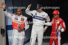 05.04.2008 Sakhir, Bahrain,  1st, Robert Kubica (POL),  BMW Sauber F1 Team, 2nd, Felipe Massa (BRA), Scuderia Ferrari, 3rd Lewis Hamilton (GBR), McLaren Mercedes - Formula 1 World Championship, Rd 3, Bahrain Grand Prix, Saturday Qualifying