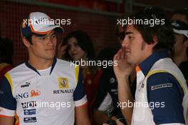 06.04.2008 Sakhir, Bahrain,  Nelson Piquet Jr (BRA), Renault F1 Team and Fernando Alonso (ESP), Renault F1 Team - Formula 1 World Championship, Rd 3, Bahrain Grand Prix, Sunday