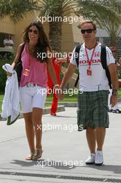 06.04.2008 Sakhir, Bahrain,  Silvana Barrichello (BRA), Wife of Rubens Barrichello and Rubens Barrichello (BRA), Honda Racing F1 Team - Formula 1 World Championship, Rd 3, Bahrain Grand Prix, Sunday