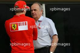 03.04.2008 Sakhir, Bahrain,  Kimi Raikkonen (FIN), Räikkönen, Scuderia Ferrari with Karl-Heinz Zimmerman (AUT) - Formula 1 World Championship, Rd 3, Bahrain Grand Prix, Thursday