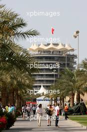 03.04.2008 Sakhir, Bahrain,  The paddock - Formula 1 World Championship, Rd 3, Bahrain Grand Prix, Thursday