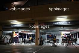 03.04.2008 Sakhir, Bahrain,  The Red Bull Team cars and mechanics at night - Formula 1 World Championship, Rd 3, Bahrain Grand Prix, Thursday