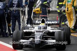 02.11.2008 Sao Paulo, Brazil,  Nico Rosberg (GER), WilliamsF1 Team, FW30, Pitstop - Formula 1 World Championship, Rd 18, Brazilian Grand Prix, Sunday Race