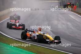 02.11.2008 Sao Paulo, Brazil,  Fernando Alonso (ESP), Renault F1 Team  - Formula 1 World Championship, Rd 18, Brazilian Grand Prix, Sunday Race