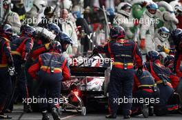 02.11.2008 Sao Paulo, Brazil,  Pitstop, Sebastian Bourdais (FRA), Scuderia Toro Rosso - Formula 1 World Championship, Rd 18, Brazilian Grand Prix, Sunday Race