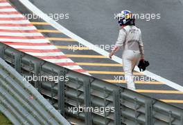 02.11.2008 Sao Paulo, Brazil,  David Coulthard (GBR), Red Bull Racing crashed out at his final GP - Formula 1 World Championship, Rd 18, Brazilian Grand Prix, Sunday Race