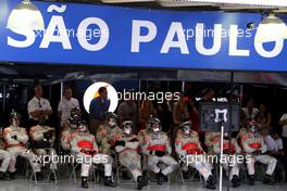 02.11.2008 Sao Paulo, Brazil,  McLaren Mercedes, Pitcrew - Formula 1 World Championship, Rd 18, Brazilian Grand Prix, Sunday Race