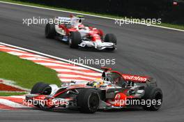 02.11.2008 Sao Paulo, Brazil,  Lewis Hamilton (GBR), McLaren Mercedes, MP4-23 - Formula 1 World Championship, Rd 18, Brazilian Grand Prix, Sunday Race