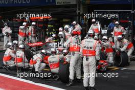 02.11.2008 Sao Paulo, Brazil,  Heikki Kovalainen (FIN), McLaren Mercedes, Pit Stop - Formula 1 World Championship, Rd 18, Brazilian Grand Prix, Sunday Race